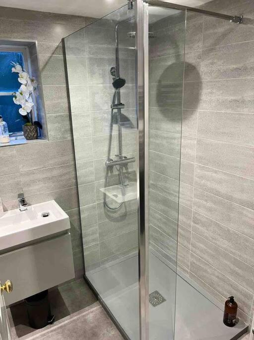 Bakewell- Super Central 2 Bed Apartment Luaran gambar